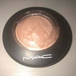 MAC Mineralized Skinfinish in Soft and Gentle
